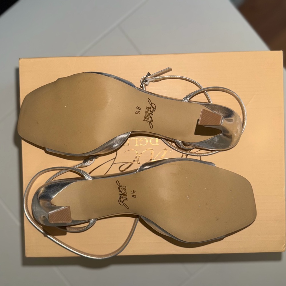 Stunning Jewel Badgley Mischka “Elisha” ankle strap sandals in silver metallic. - Picture 8 of 9